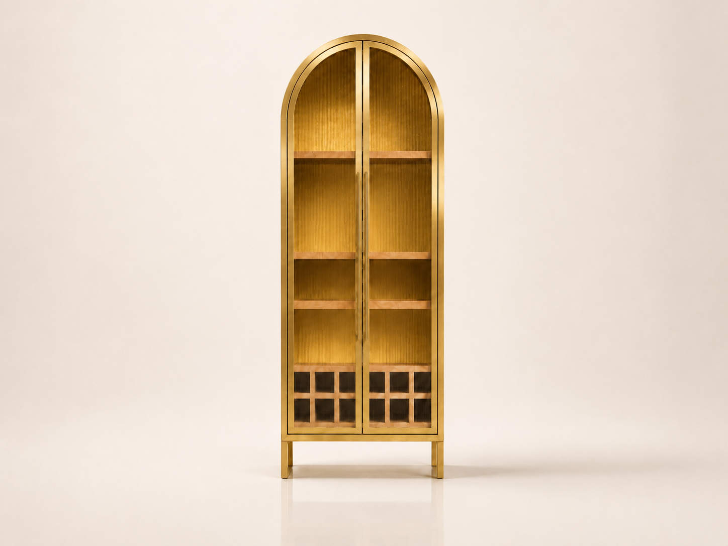 the MAUREEN beverage unit in gold powder-coated steel (SUNRAY)