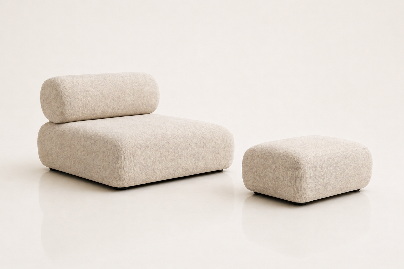 the SU-MARI unwind chair in off-white cream (CLOUD LINEN)